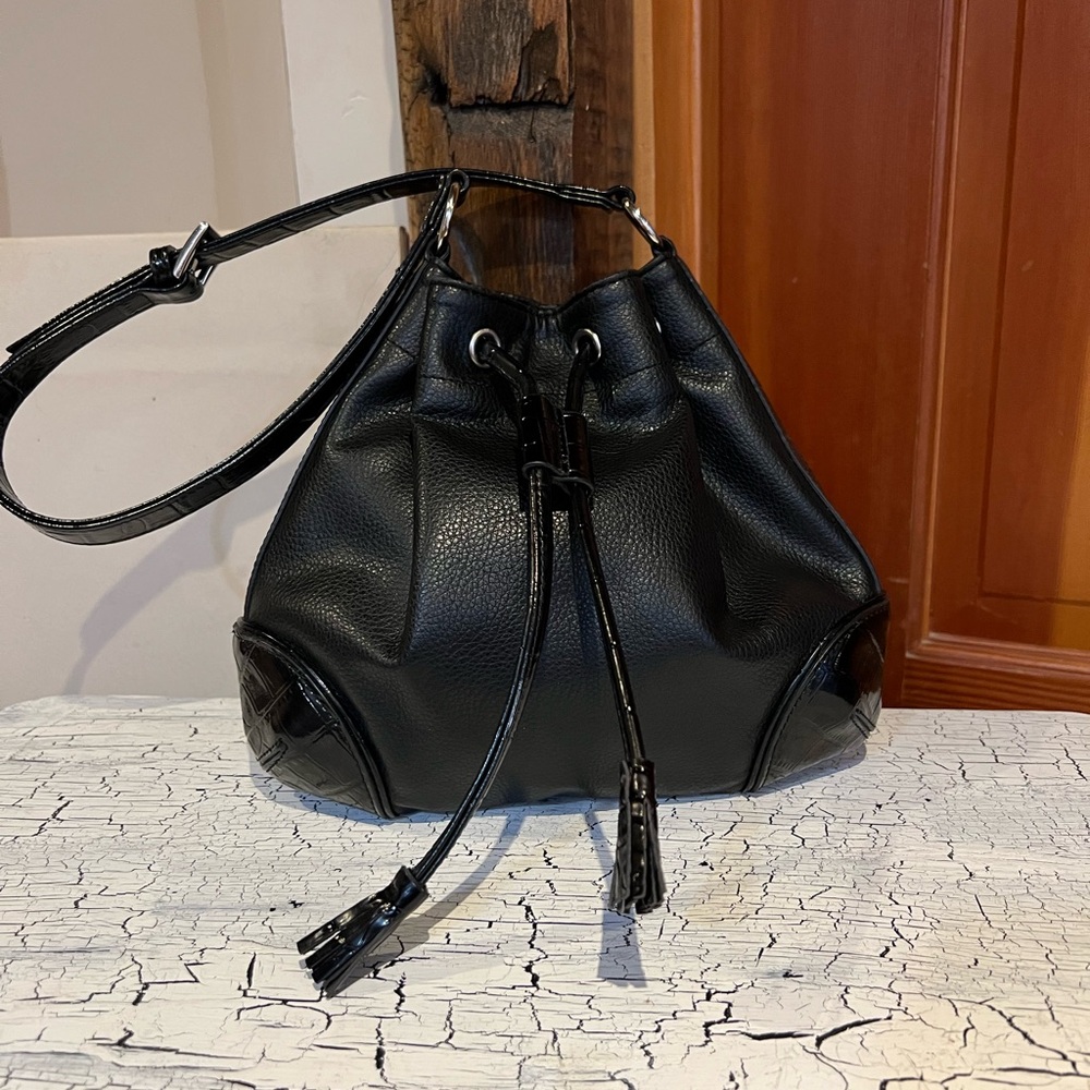 Liz Claiborne women handbag - Picture 3 of 10